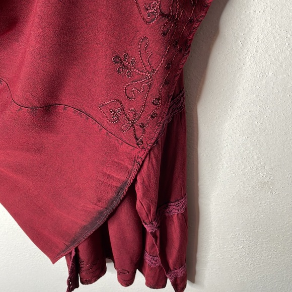 OSO Casuals rayon topper, size L in garnet red with embroidery and lace, size L - Picture 4 of 10
